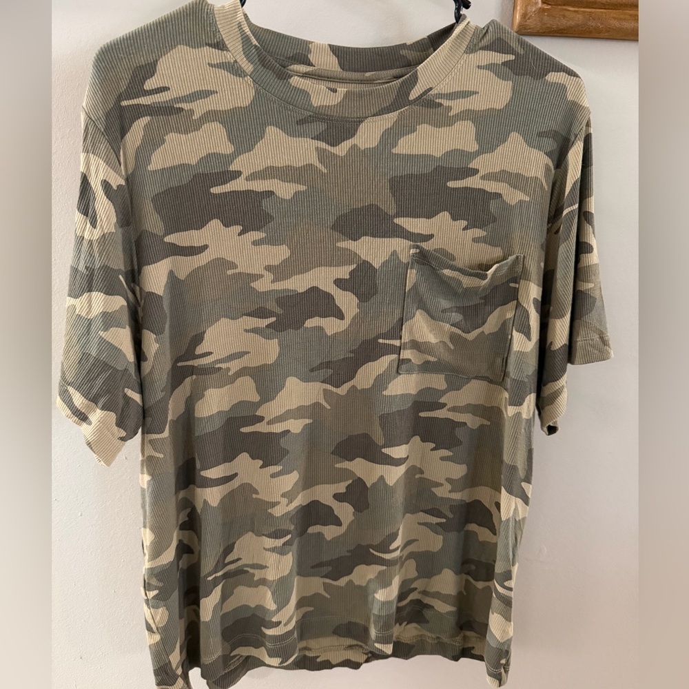 American Eagle Women’s Camo T-Shirt